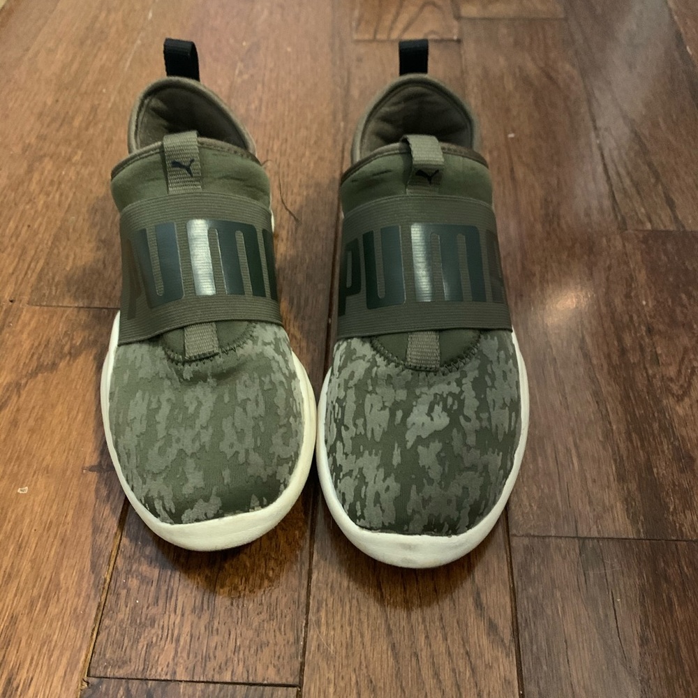 Puma tennis shoes